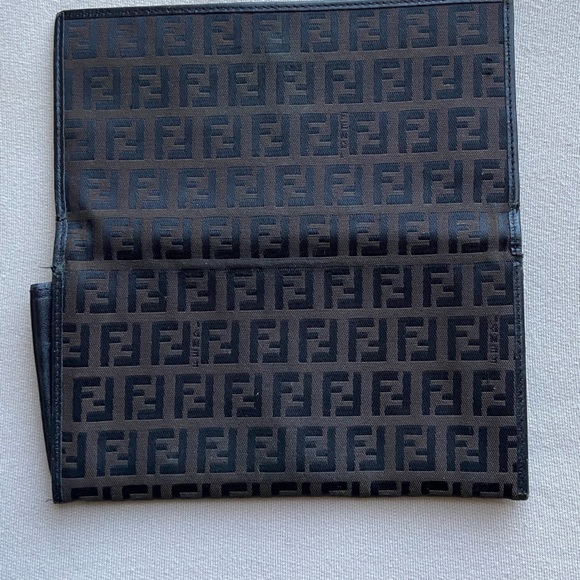 Fendi long wallet. - Picture 2 of 15